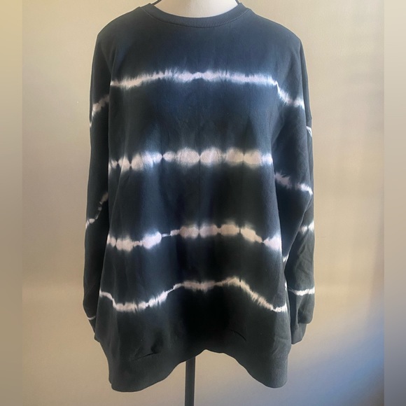 ASOS Design Oversized Tie-Dye Sweatshirt - Picture 2 of 3